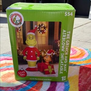 The Grinch and Max Airblown Inflatable
